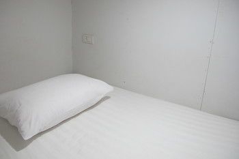 Hotel Capsule Suratthani Сураттхани Экстерьер фото